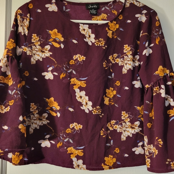 Justify Tops - Like new Womens Justify brand XS top